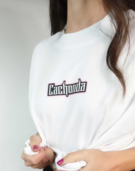 camiseta_oversize_cachonda_blanca-min